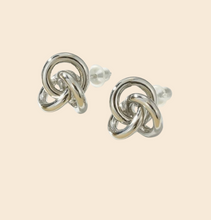 Cargar imagen en el visor de la galería, Aretes Nudo Mini
